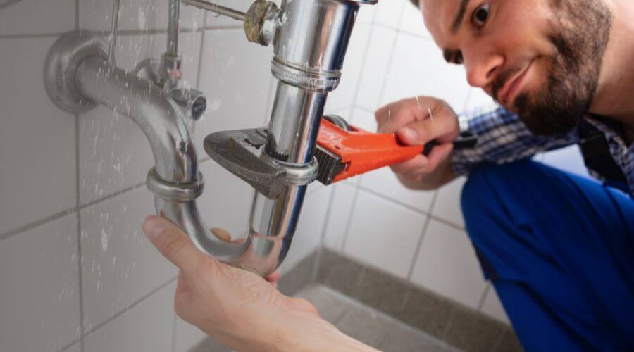 Professional same day plumber services in Damon, TX